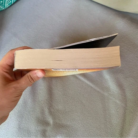 'The It Girl' by Ruth Ware - Picture 2 of 6